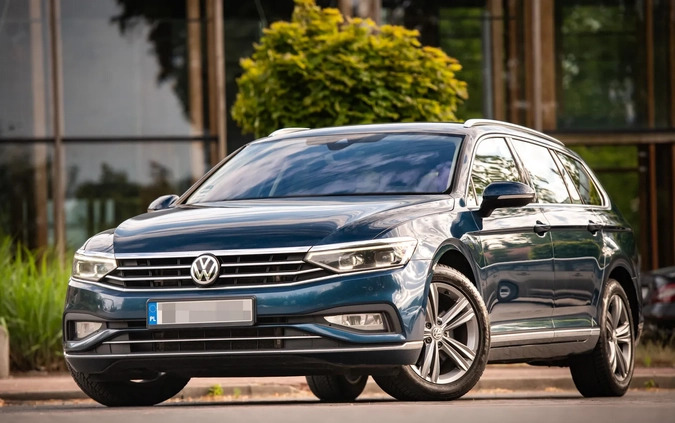 Volkswagen Passat cena 82900 przebieg: 181000, rok produkcji 2019 z Kłodawa małe 497